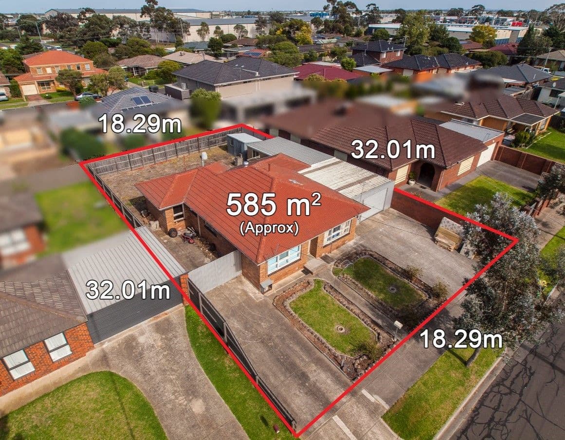 17 Larissa Avenue, Tullamarine VIC 3043, Tullamarine - Thumbnail 2