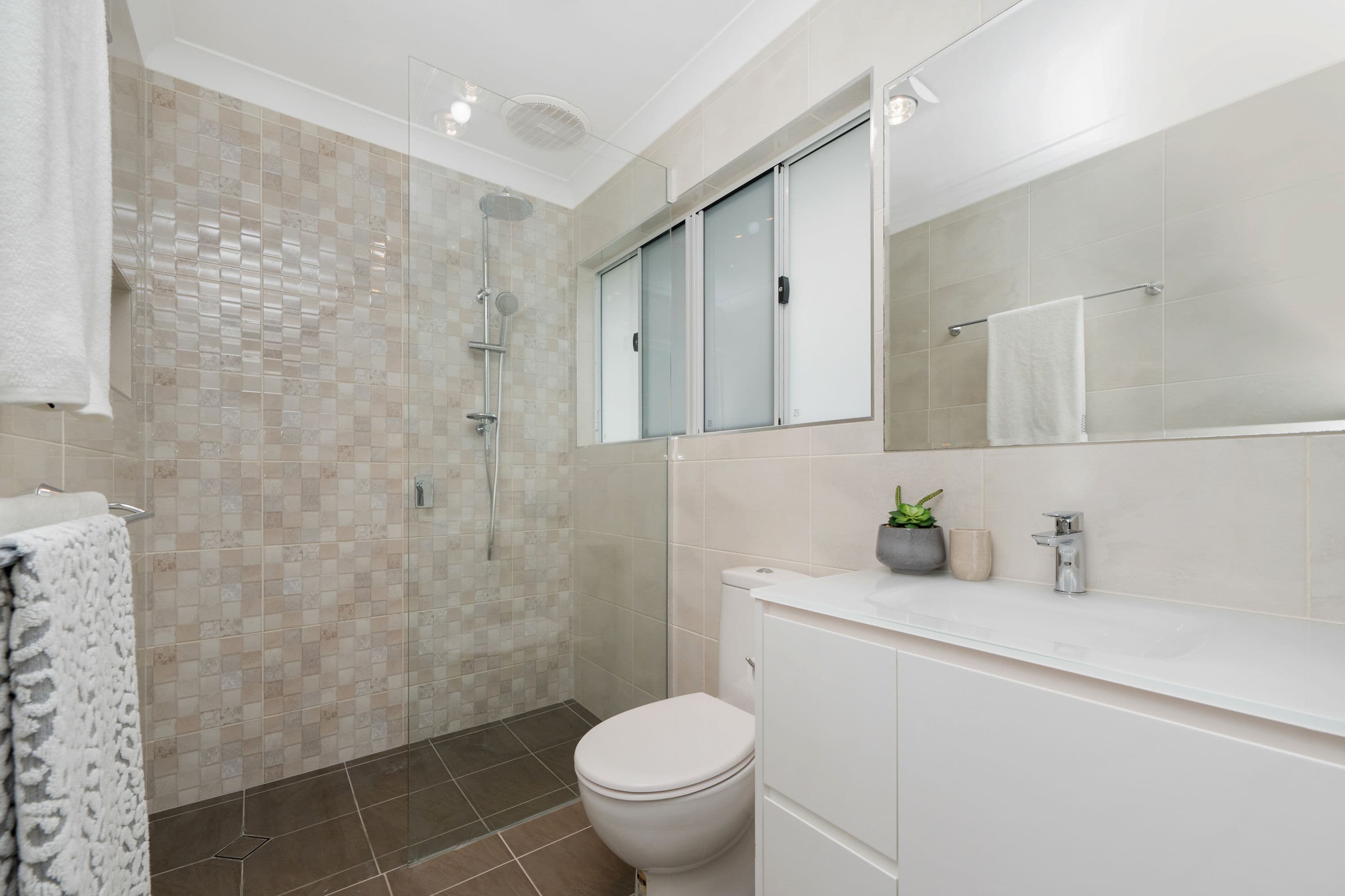 6 Spruce Street, Kirwan QLD 4817, Kirwan - Thumbnail 6