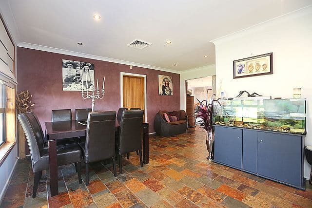 21 Kurrajong Avenue, GEORGES HALL NSW 2198, Georges Hall - Thumbnail 4