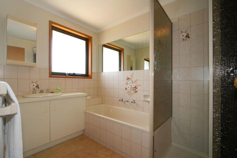 1 Lauren Close, DINGLEY VILLAGE VIC 3172, Dingley Village - Thumbnail 6