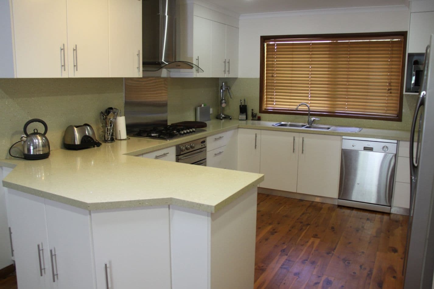 15 Alkina Crescent, Boyne Island QLD 4680, Boyne Island - Thumbnail 2