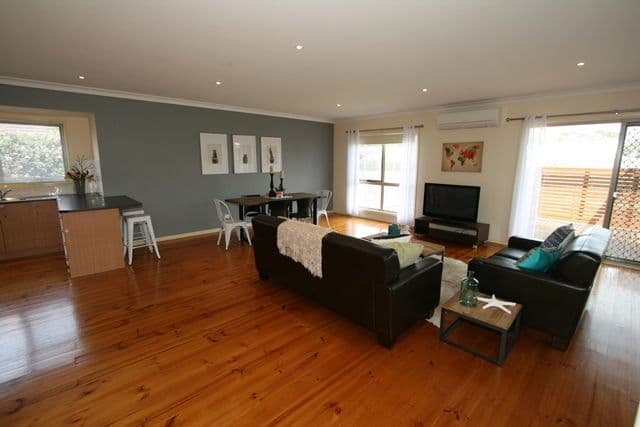 18 Norman Drive, Cowes VIC 3922, Cowes - Thumbnail 2