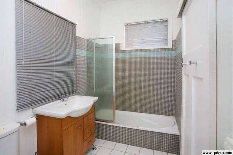 70 Norfolk Street, COORPAROO QLD 4151, Coorparoo - Thumbnail 3