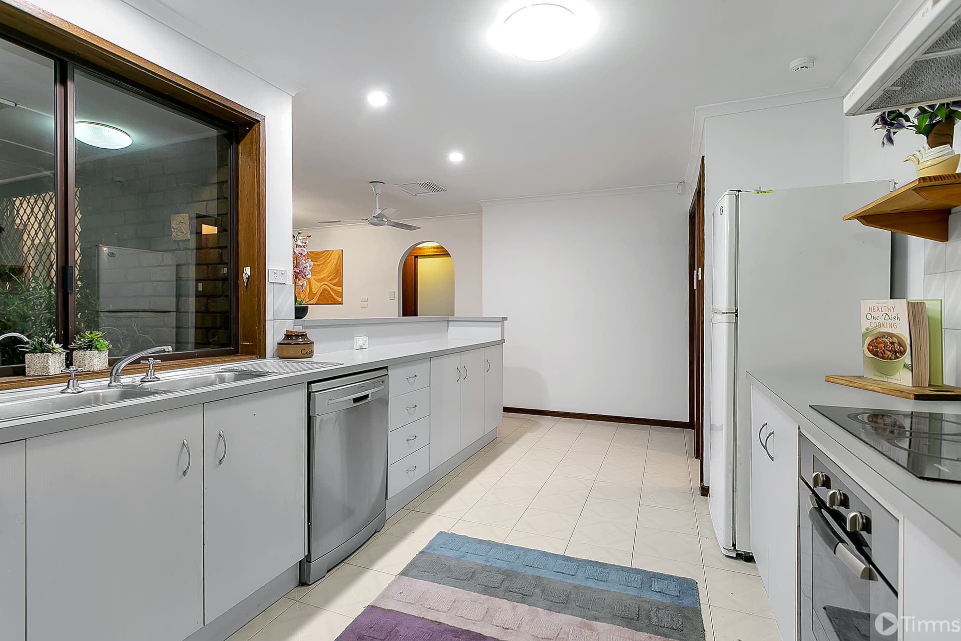 8 St Martins Court, Woodcroft - Thumbnail 8