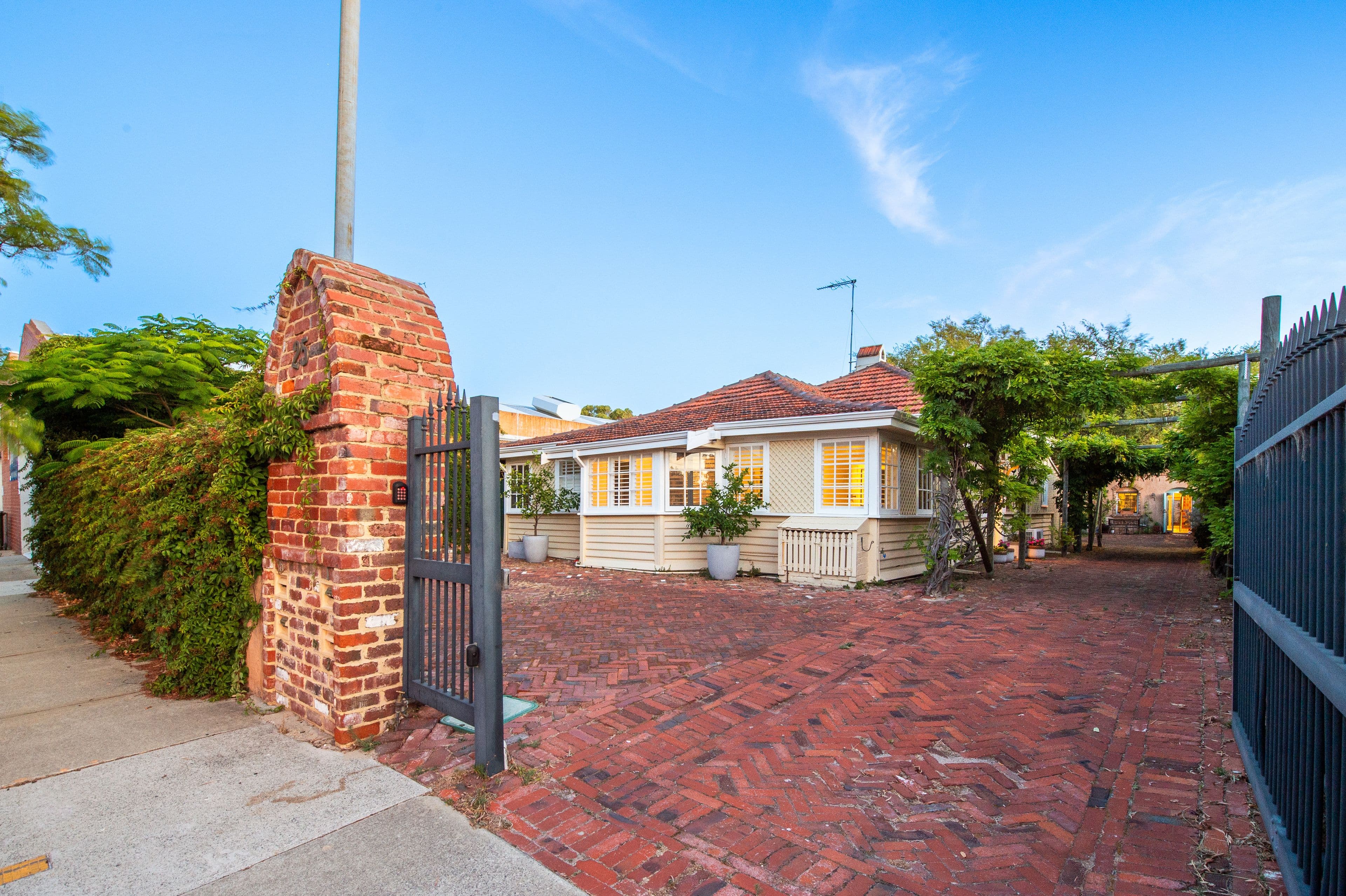 25 Grey Street, Fremantle WA 6160, Fremantle - Image 1