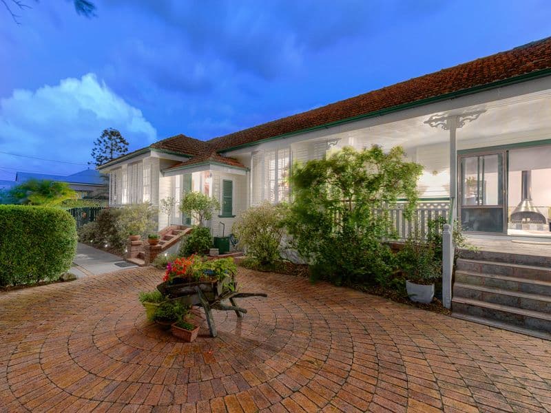 33 Murton Avenue, HOLLAND PARK QLD 4121, Holland Park - Thumbnail 2