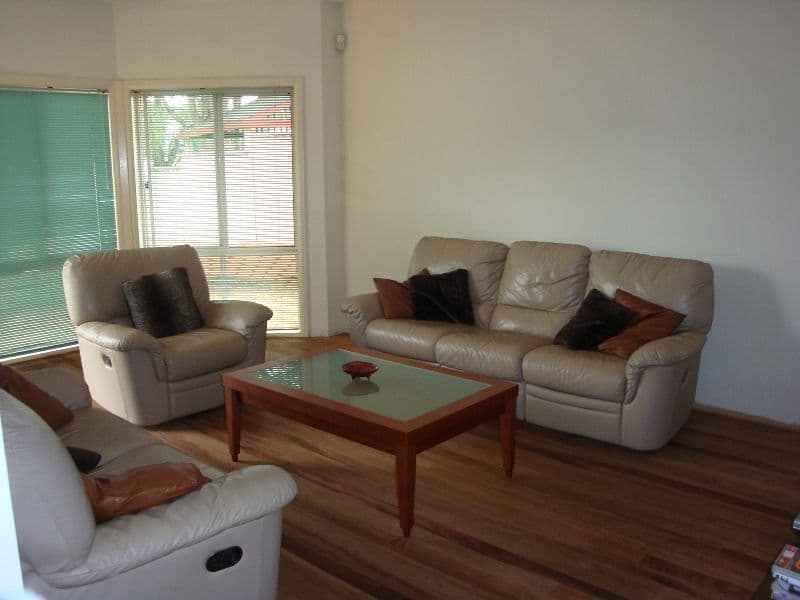 5  Martens Place, ABBOTSBURY NSW 2176, Abbotsbury - Thumbnail 3