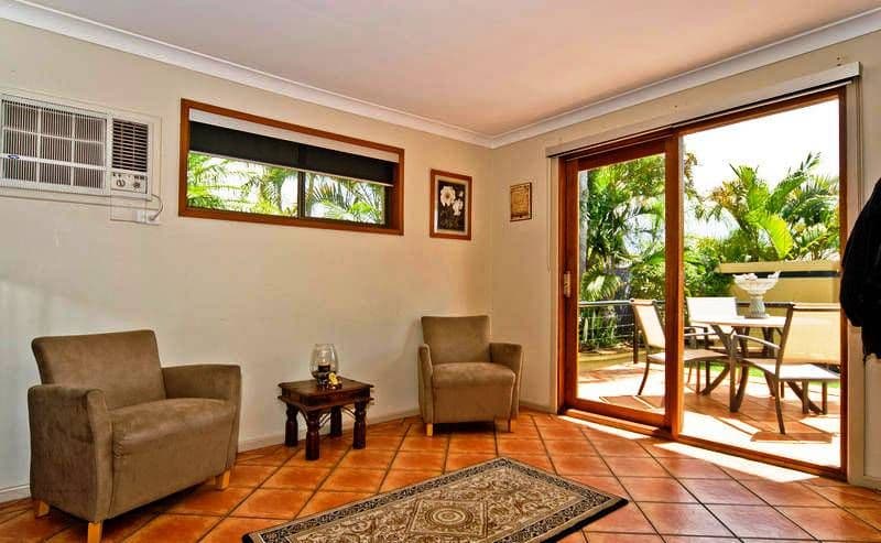 5 Eacham Avenue, COOMBABAH QLD 4216, Coombabah - Thumbnail 8