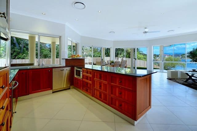 108 Santa Cruz Boulevard, CLEAR ISLAND WATERS QLD 4226, Clear Island Waters - Thumbnail 7