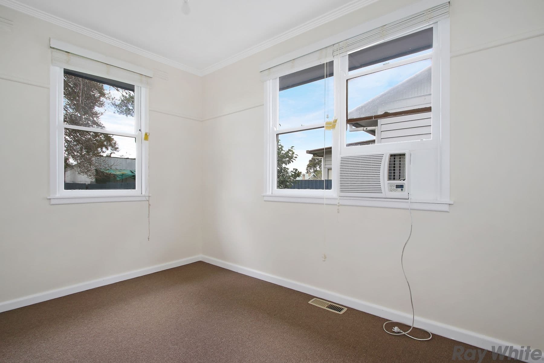 27 Meadows Avenue, Benalla VIC 3672, Benalla - Thumbnail 4