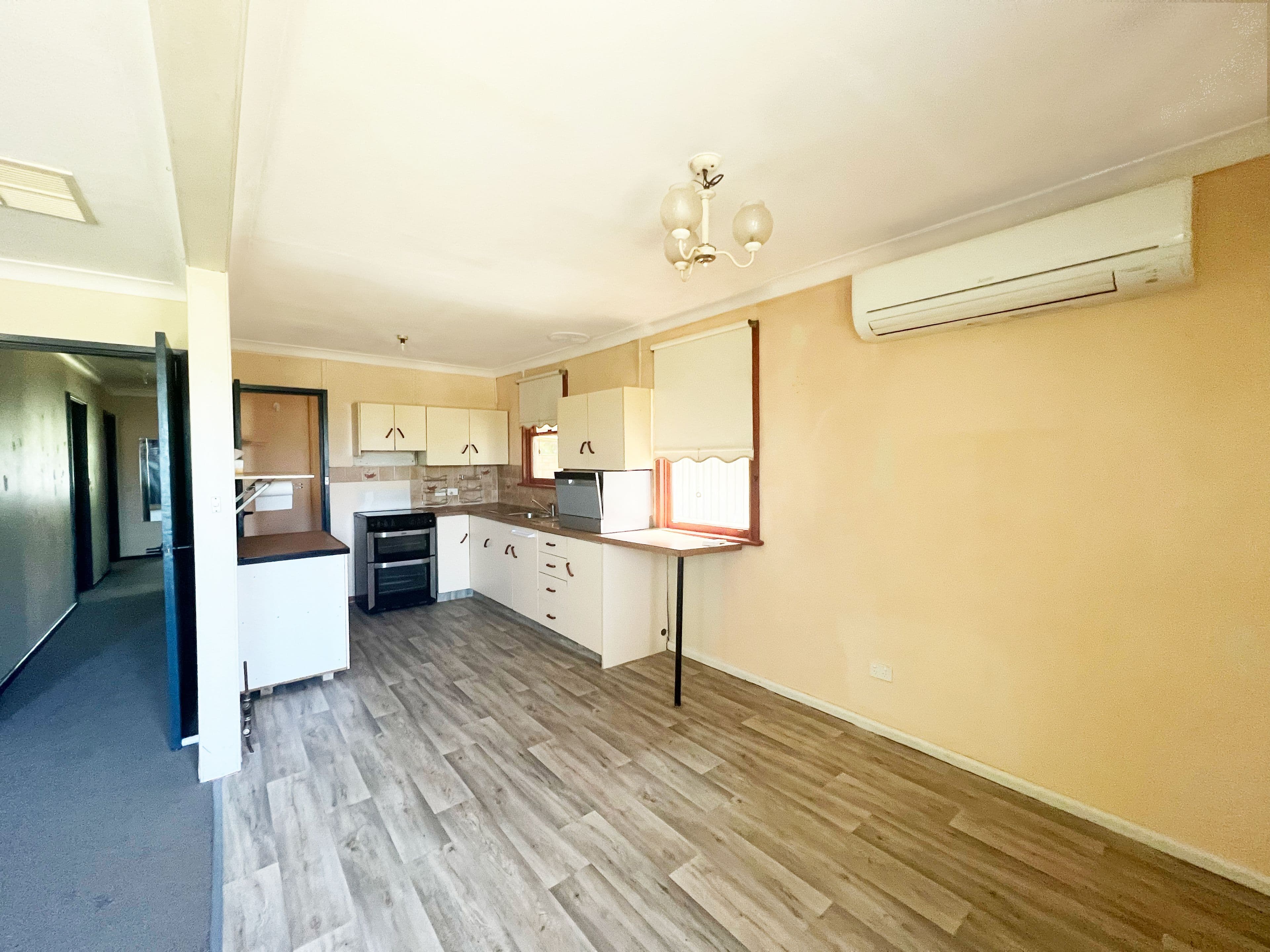 10 Wootten Street, West Wyalong NSW 2671, West Wyalong - Thumbnail 2