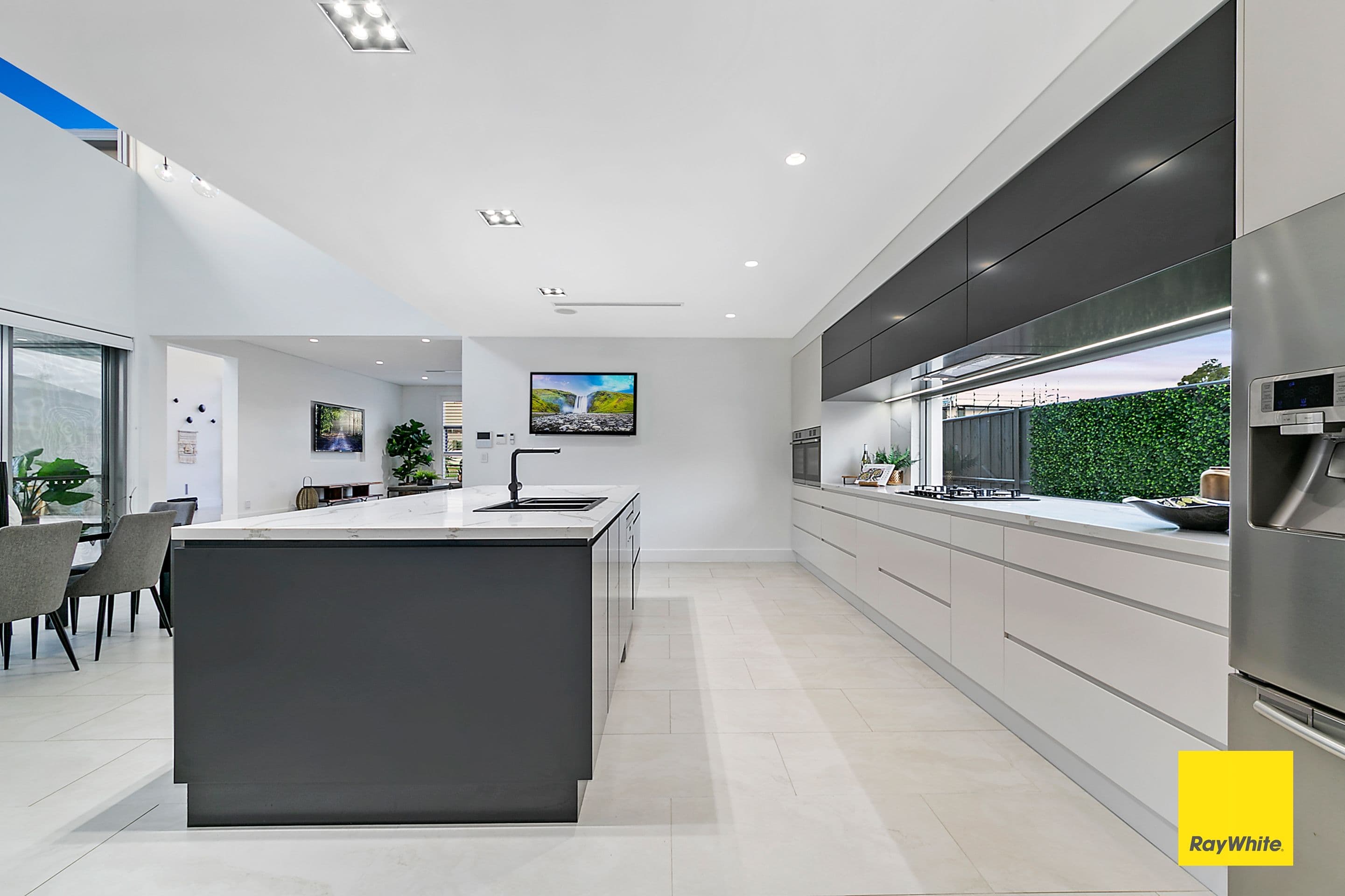 69 Springbrook Boulevard, North Kellyville - Thumbnail 2