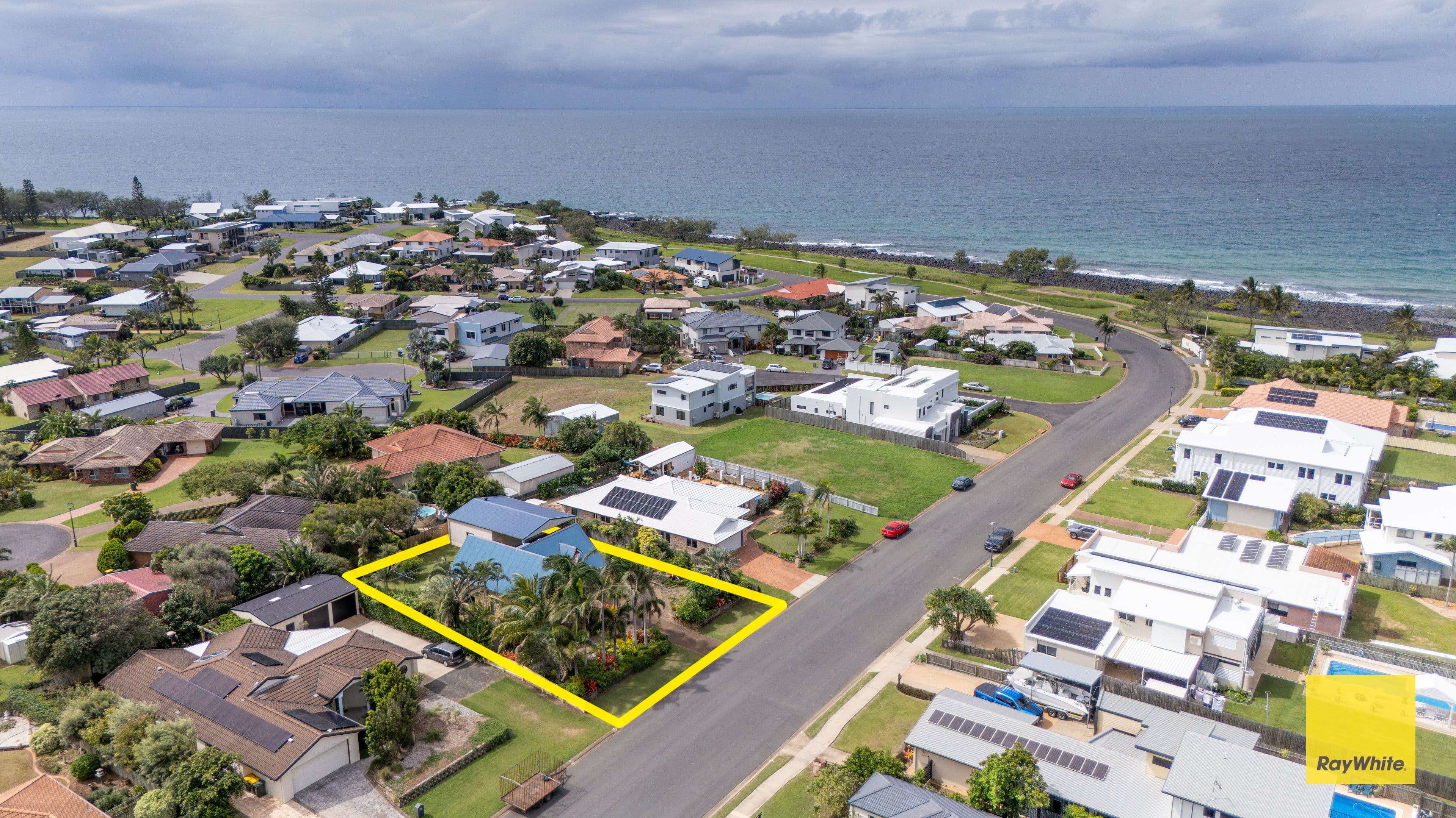 165 Barolin Esplanade, Coral Cove QLD 4670, Coral Cove - Thumbnail 2