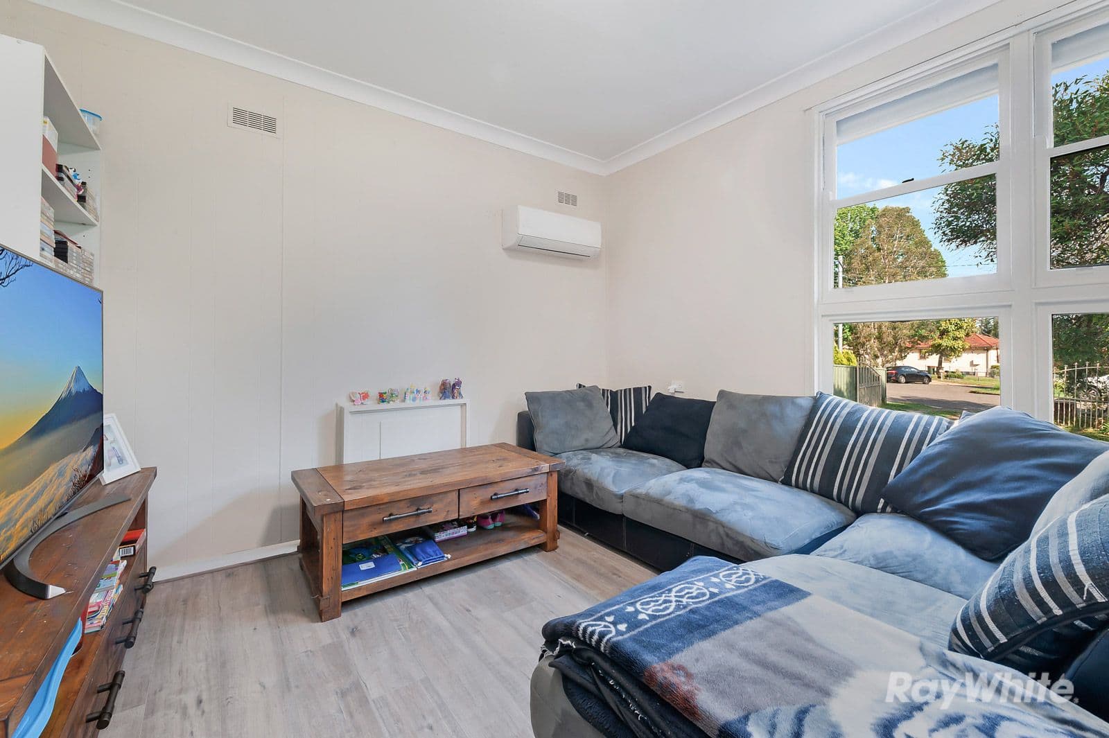 10 Radley Road, Seven Hills - Thumbnail 2
