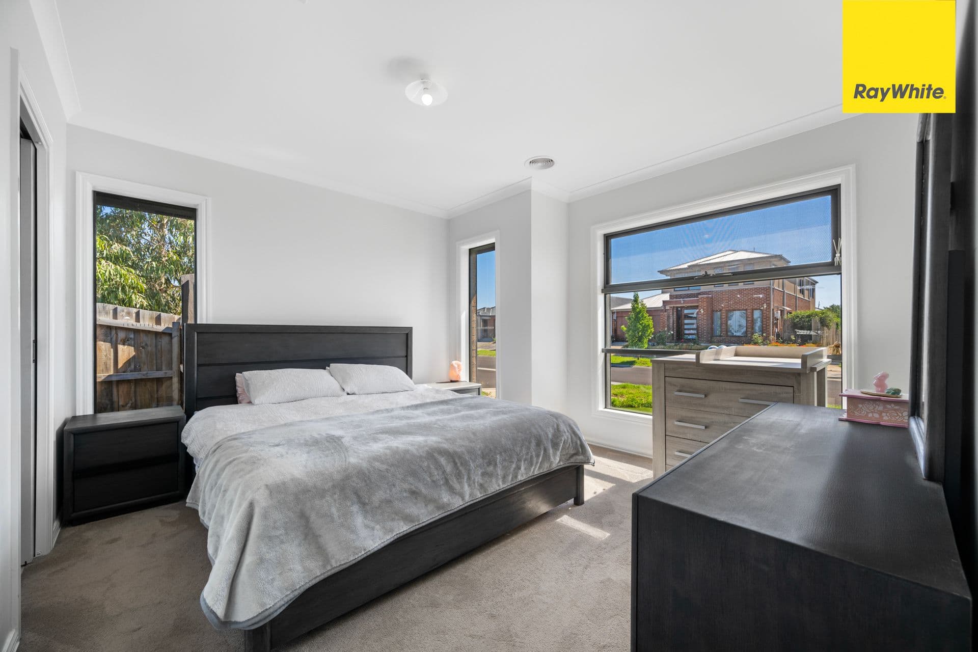 7 Clauscen Avenue, WEIR VIEWS VIC 3338, Weir Views - Thumbnail 2