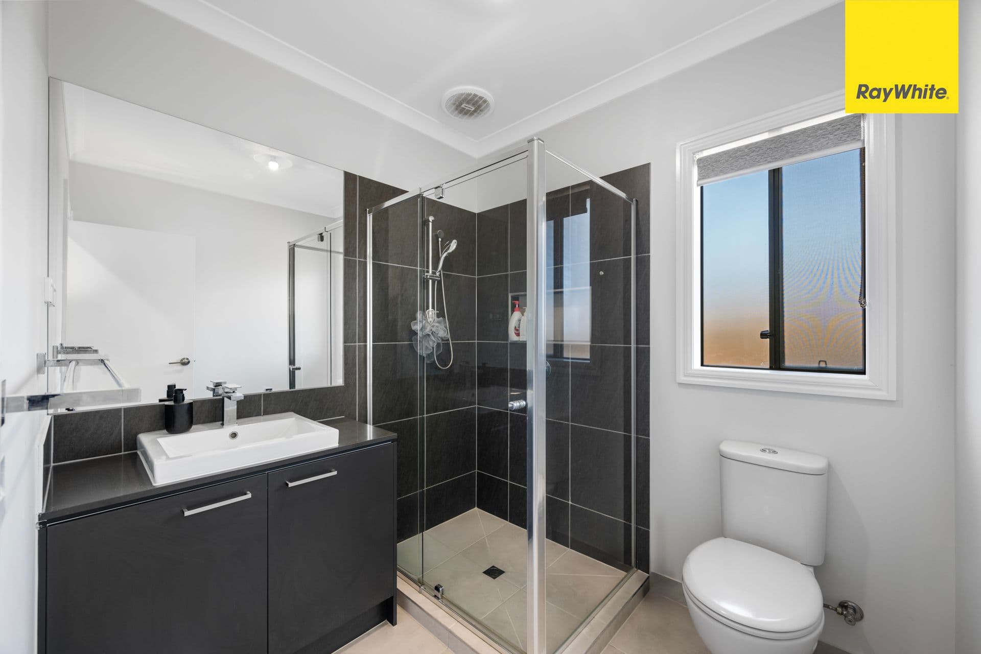 7 Clauscen Avenue, WEIR VIEWS VIC 3338, Weir Views - Thumbnail 5