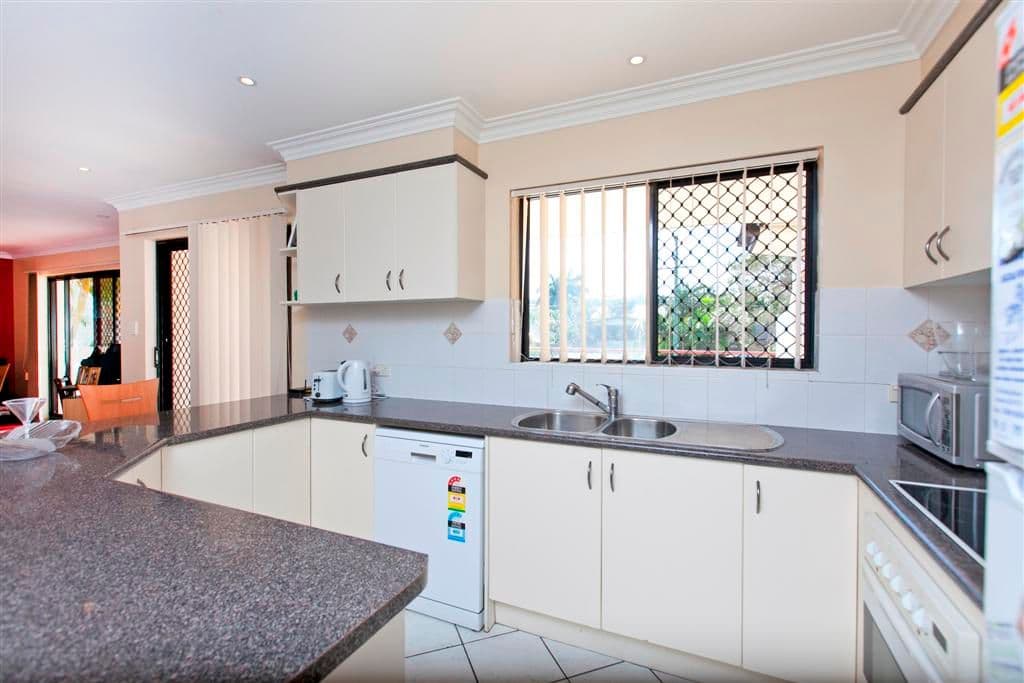 330 Hawthorne Road, HAWTHORNE QLD 4171, Hawthorne - Thumbnail 5