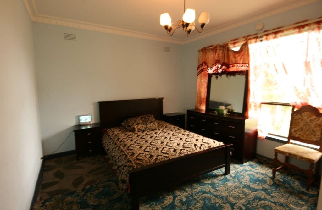 22 Lahy Street, ST ALBANS VIC 3021, St Albans - Thumbnail 3
