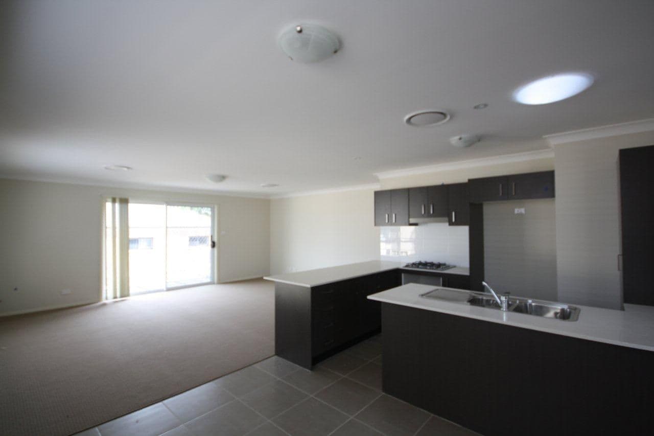 11 Motherwell Place, EDGEWORTH NSW 2285, Edgeworth - Thumbnail 2