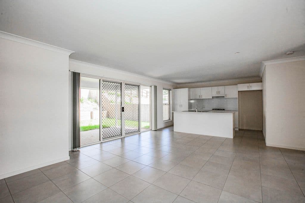 16 Soho Drive, Deebing Heights QLD 4306, Deebing Heights - Thumbnail 4