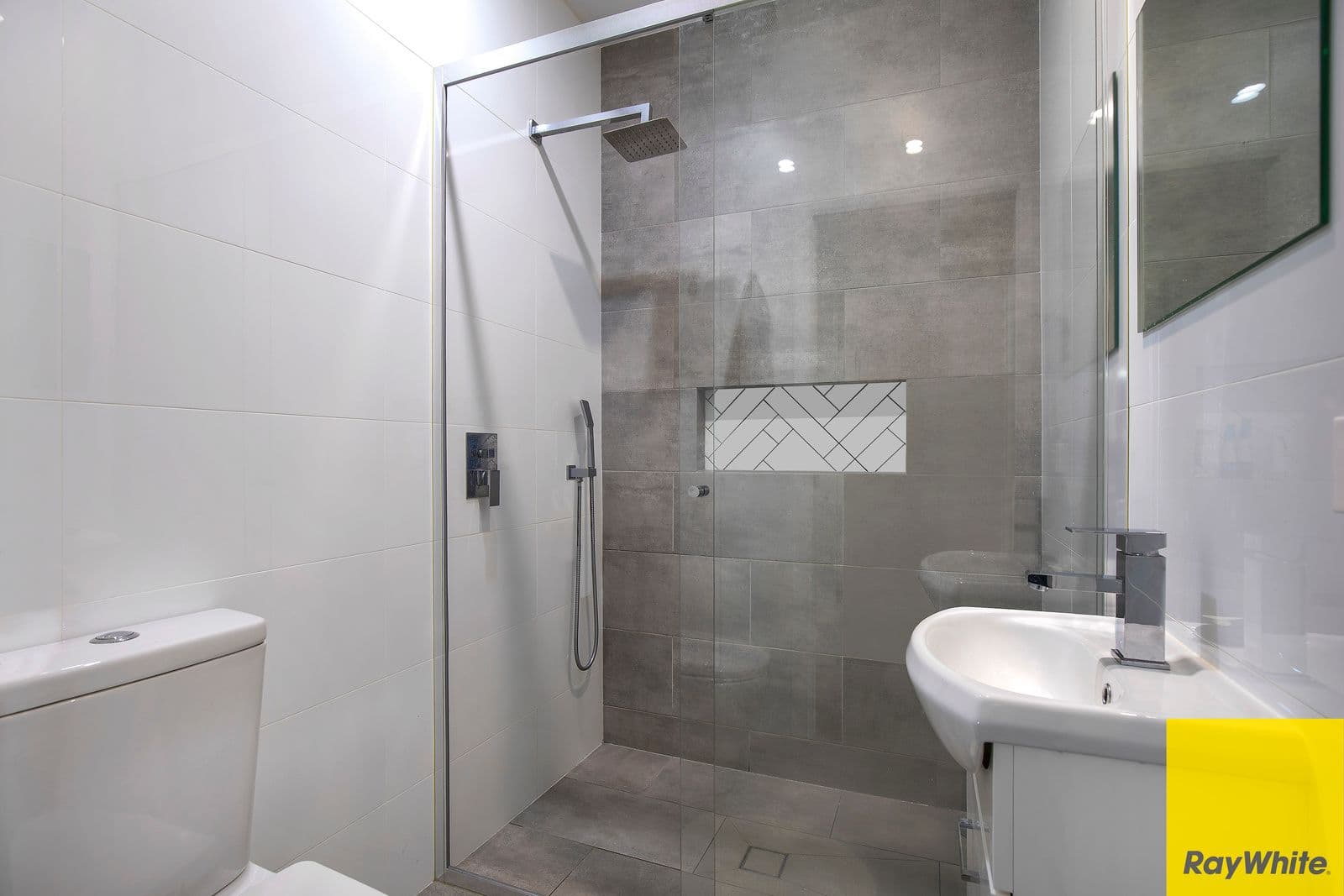 29 Dunalban Avenue, Woy Woy NSW 2256, Woy Woy - Thumbnail 4