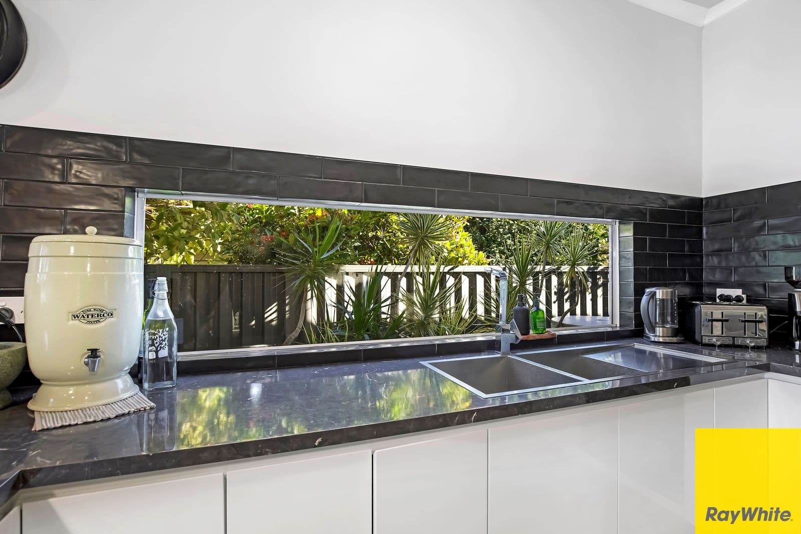 29 Dunalban Avenue, Woy Woy NSW 2256, Woy Woy - Thumbnail 5