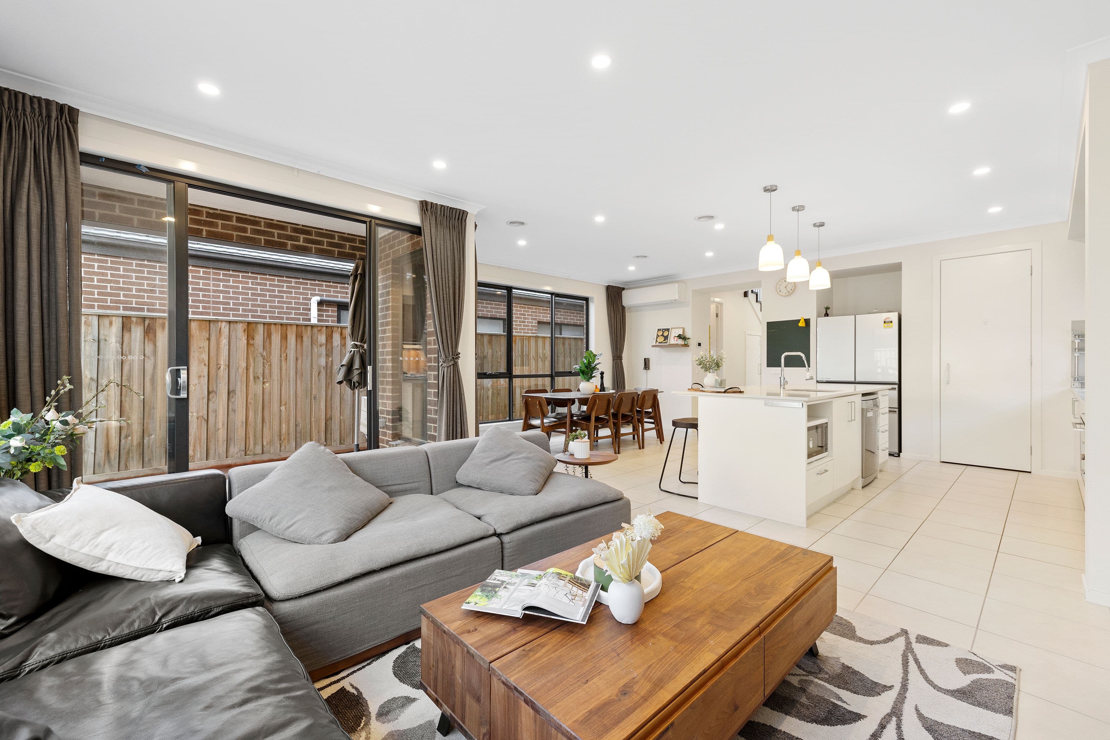 6 Parkedge Drive, Wantirna South VIC 3152, Wantirna South - Thumbnail 2