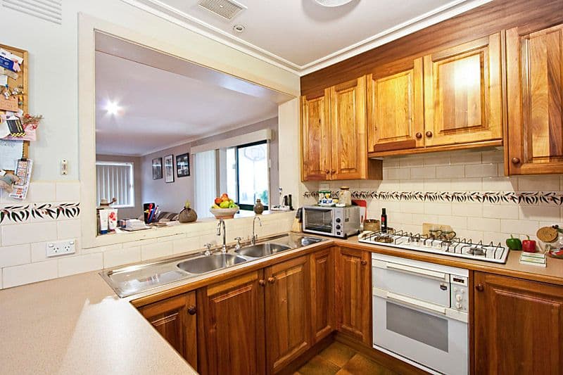 6 Nemet Court, NOBLE PARK NORTH VIC 3174, Noble Park North - Thumbnail 4