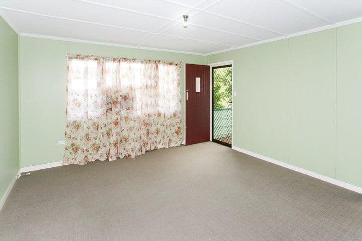 4 Tulip Street, LAWNTON QLD 4501, Lawnton - Thumbnail 2