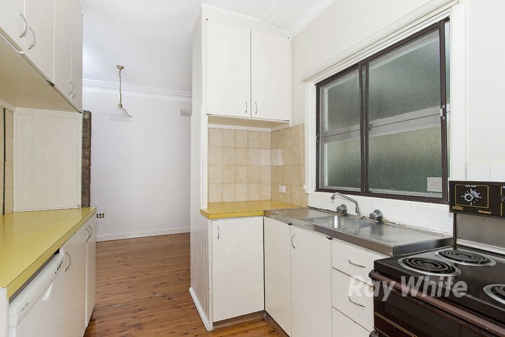 11 Glade Street, Arcadia Vale - Thumbnail 2