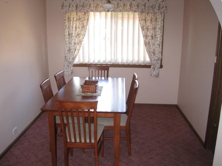 17 Cherry Court, YOUNG NSW 2594, Young - Thumbnail 3