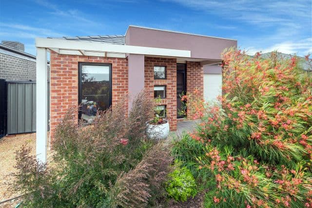 37 Millicent Drive, Craigieburn VIC 3064, Craigieburn - Image 1