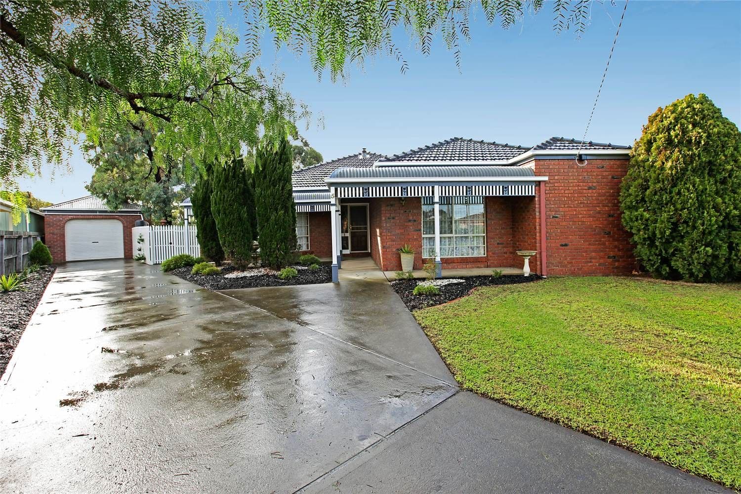 5 Newcomen Court, LARA VIC 3212, Lara - Image 1