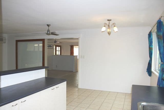 25 McNab Avenue, TEWANTIN QLD 4565, Tewantin - Thumbnail 7