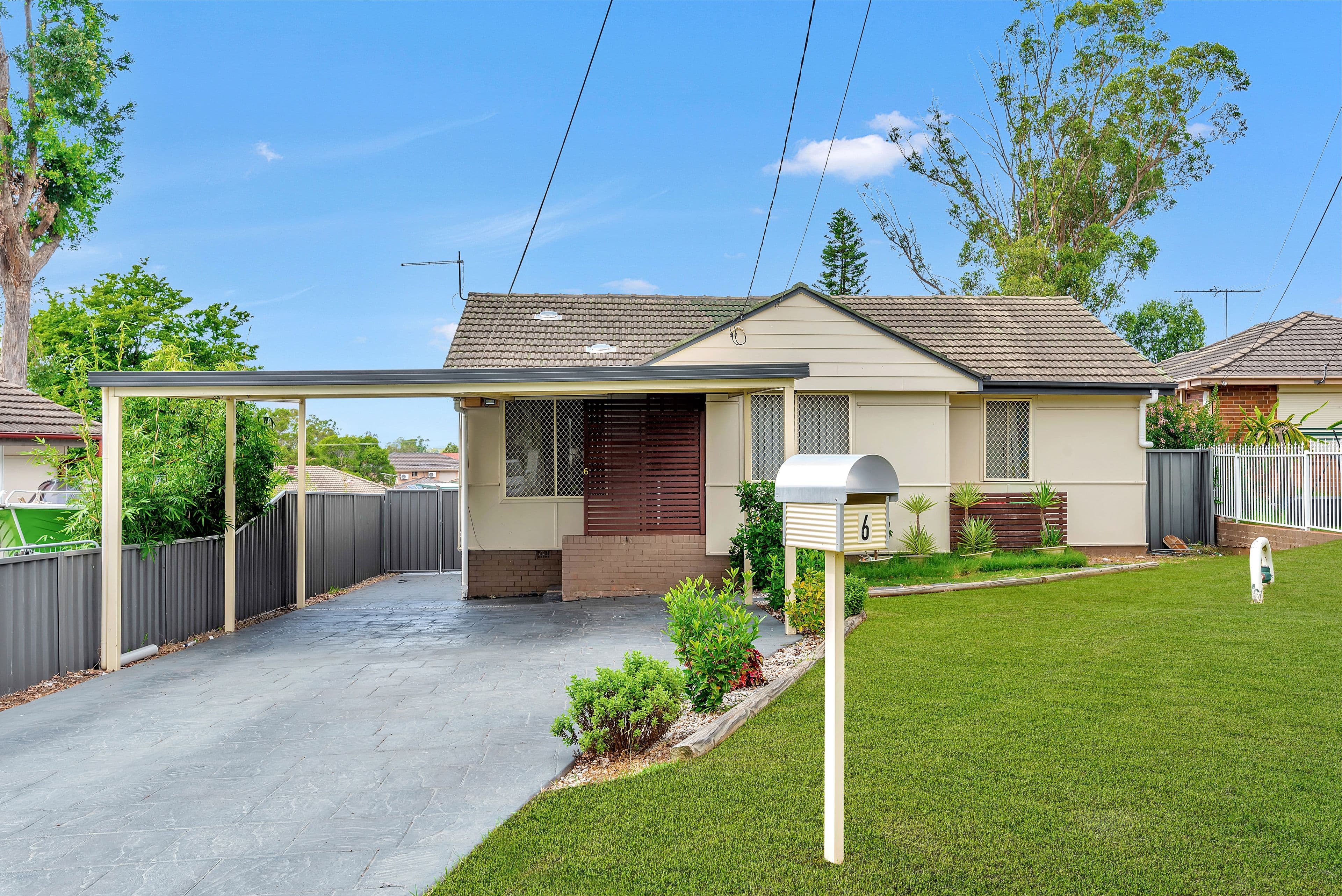 6 Leigh Place, Ashcroft - Image 1
