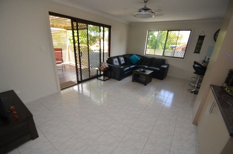 19 Ashburton Close, ARUNDEL QLD 4214, Arundel - Thumbnail 3