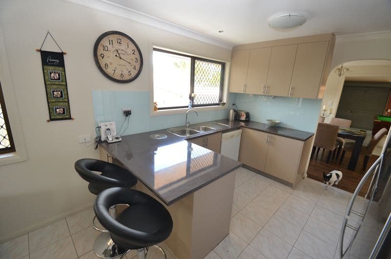 19 Ashburton Close, ARUNDEL QLD 4214, Arundel - Thumbnail 4