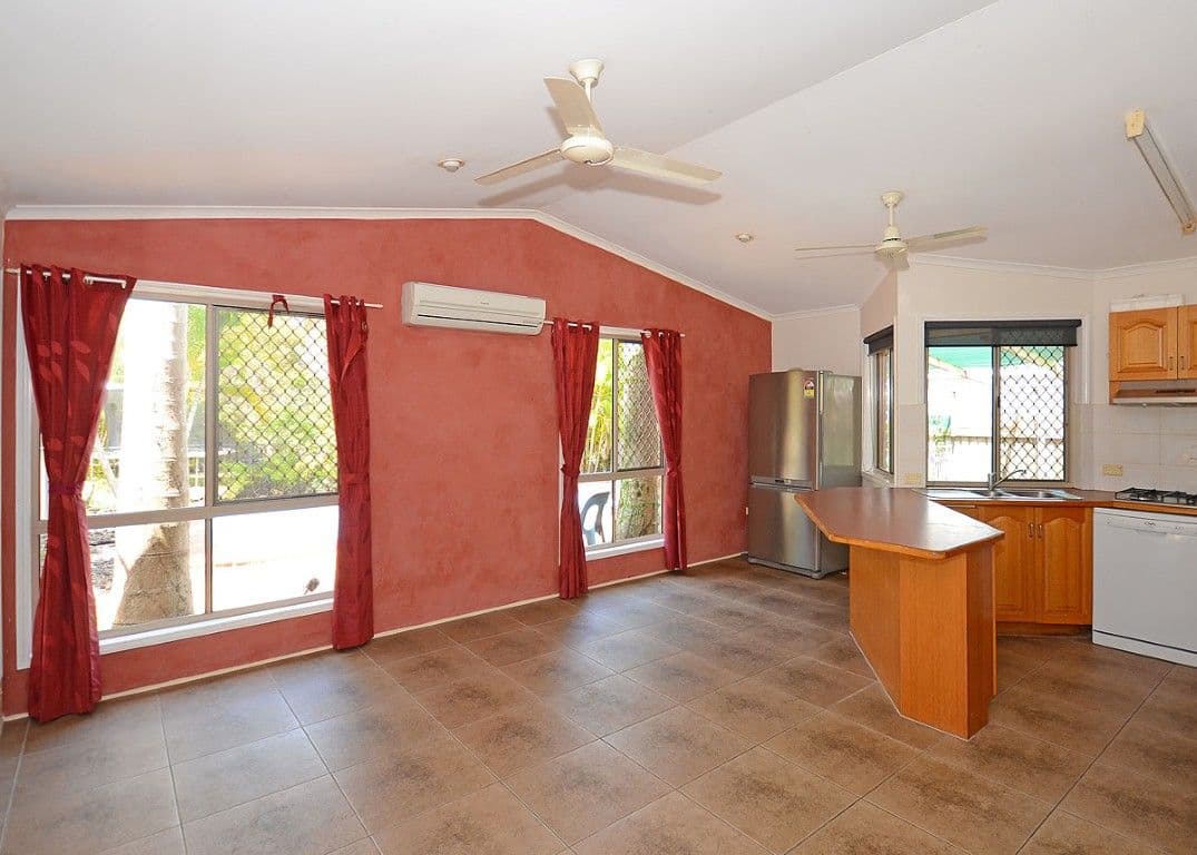 67 Ladbroke Crescent, URANGAN QLD 4655, Urangan - Thumbnail 4