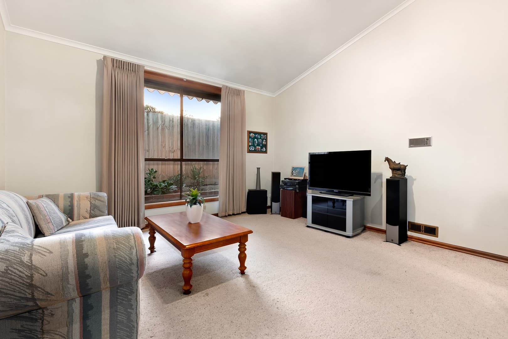 12 Deep Creek DriveDoncaster East, VIC 3109, Doncaster East - Thumbnail 6