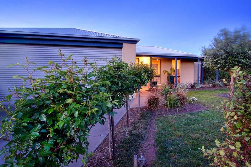25 Eric Crescent, MORNINGTON VIC 3931, Mornington - Image 1