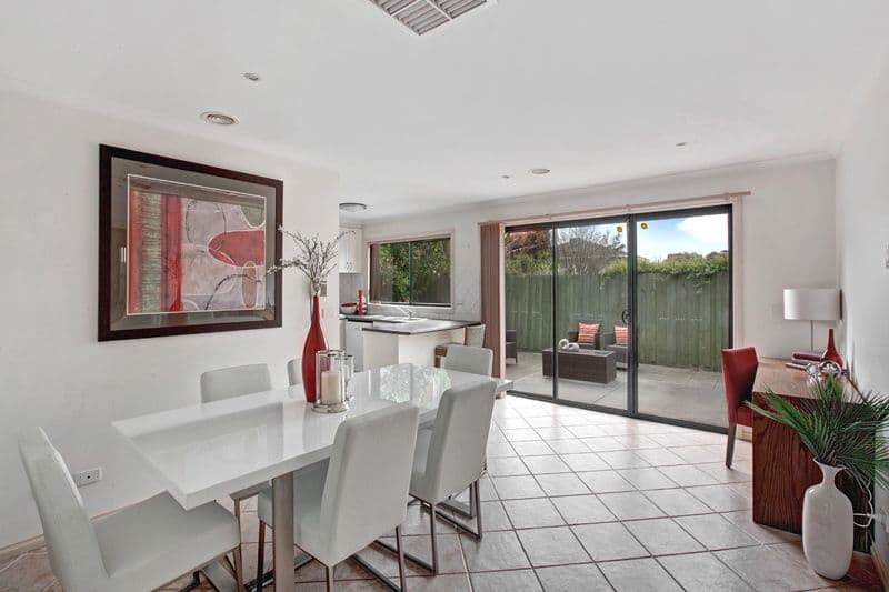 5 Yemaya Court, WATSONIA VIC 3087, Watsonia - Thumbnail 5