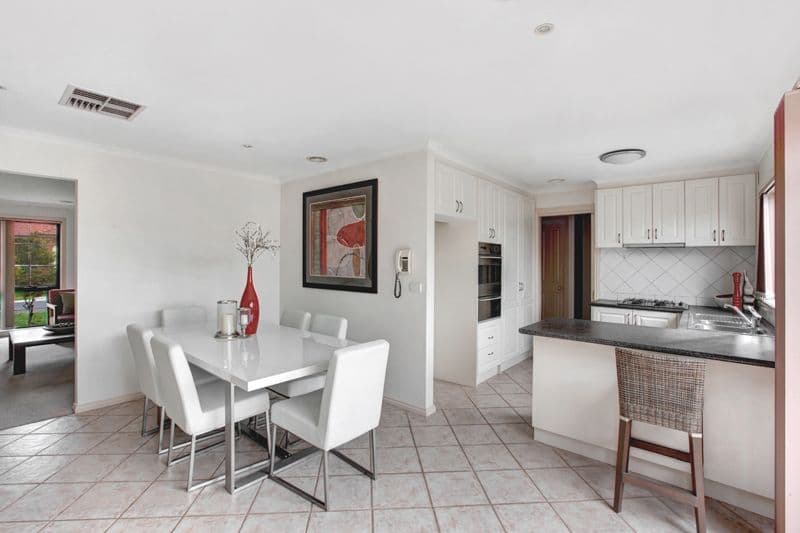 5 Yemaya Court, WATSONIA VIC 3087, Watsonia - Thumbnail 6