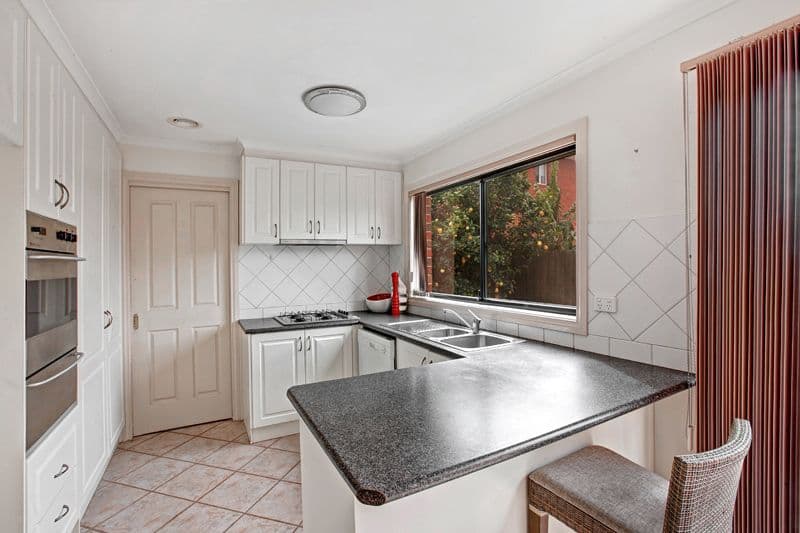5 Yemaya Court, WATSONIA VIC 3087, Watsonia - Thumbnail 7
