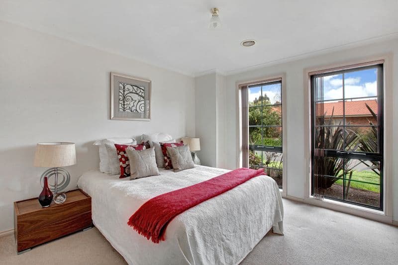5 Yemaya Court, WATSONIA VIC 3087, Watsonia - Thumbnail 8