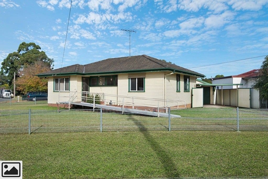 46 Finisterre Avenue, Whalan - Image 1
