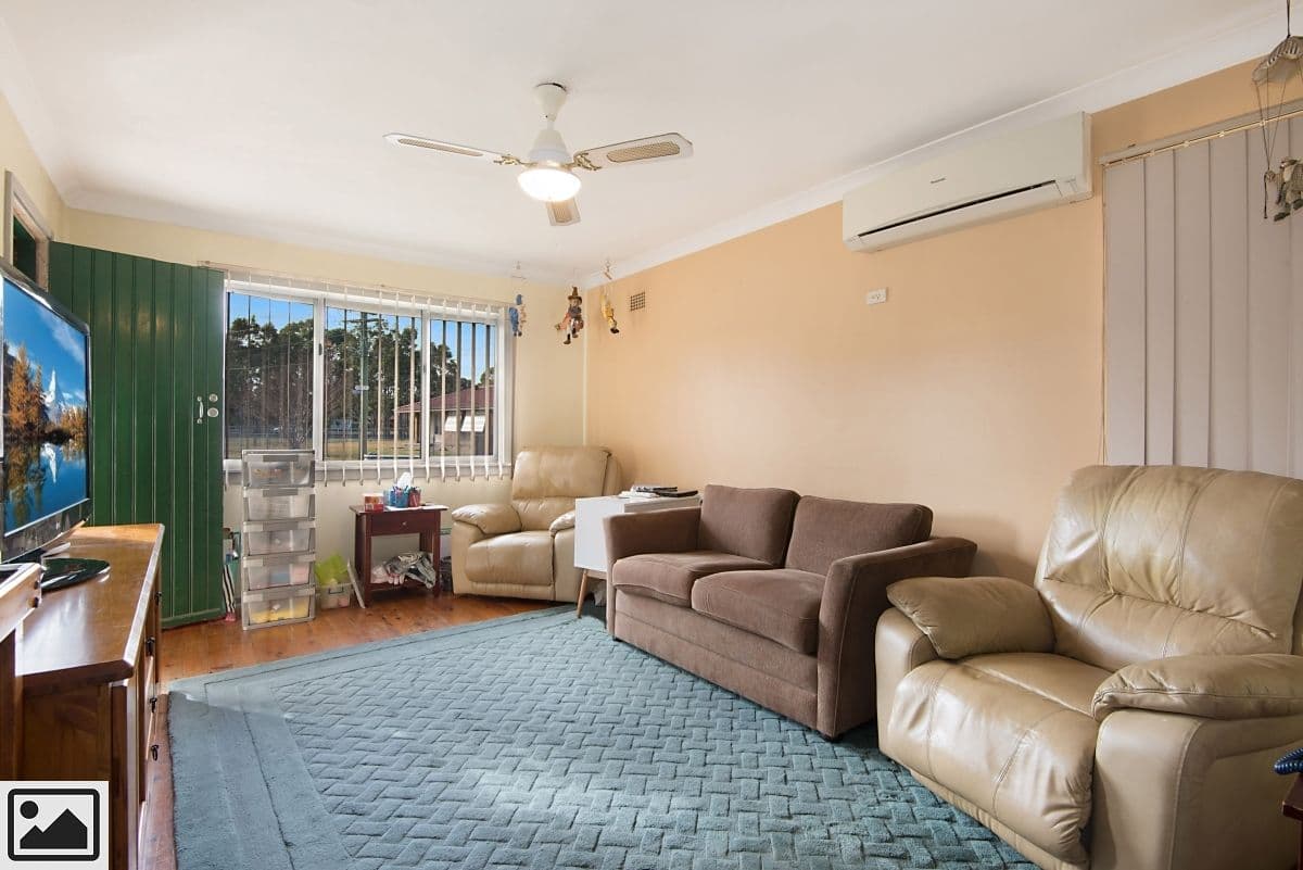 46 Finisterre Avenue, Whalan - Thumbnail 2