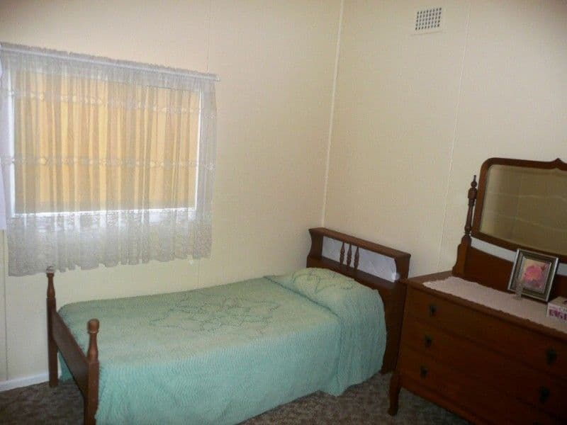 49 Vena Avenue, GOROKAN NSW 2263, Gorokan - Thumbnail 5