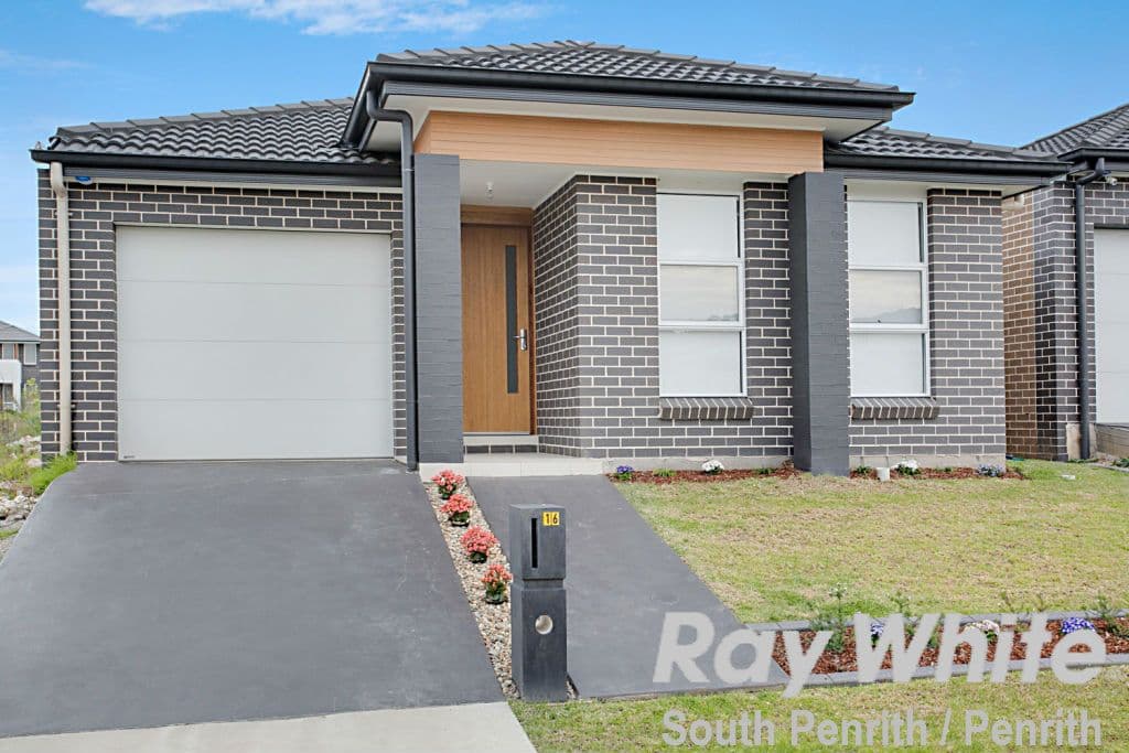 16 Juliana Street, Jordan Springs - Image 1