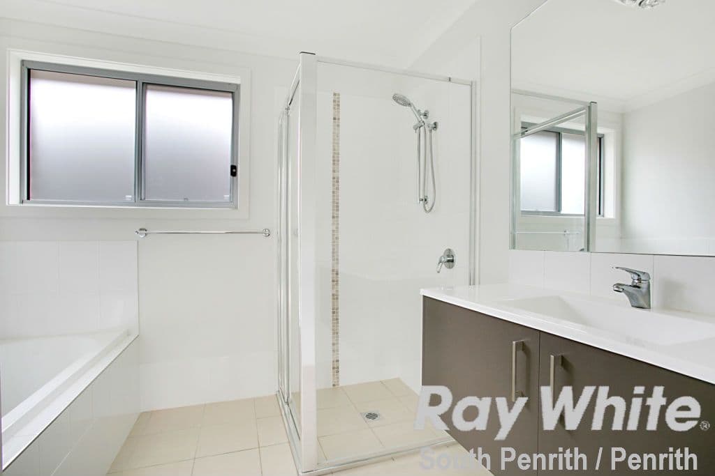 16 Juliana Street, Jordan Springs - Thumbnail 7