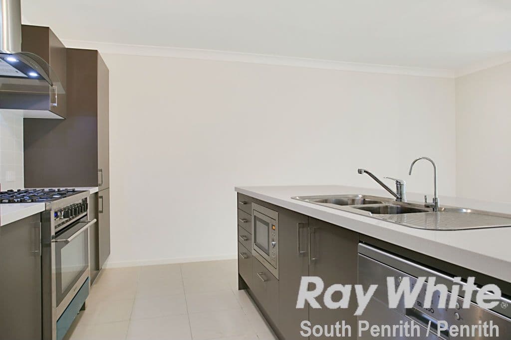 16 Juliana Street, Jordan Springs - Thumbnail 8